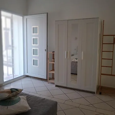 Διαμέρισμα House