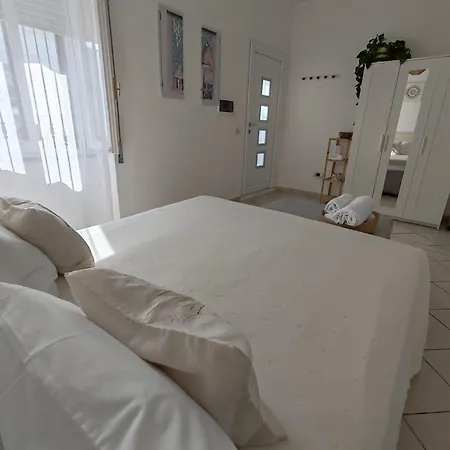דירה House *