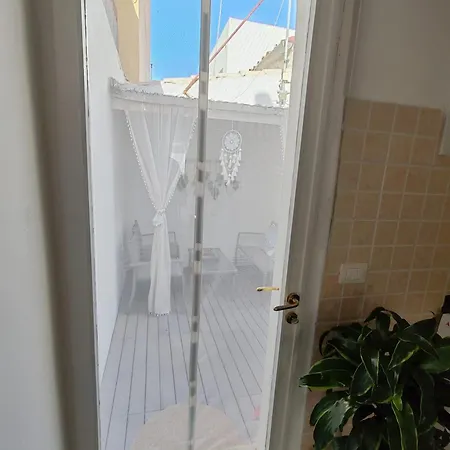 דירה House